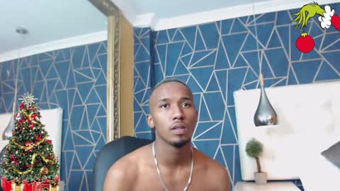 Snapshot of jamesparck chatting on December 24, 2:01 pm James online show from December 24, 2:01 pm