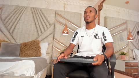 Snapshot of jamesparck chatting on January 9, 3:23 pm James online show from January 9, 3:23 pm