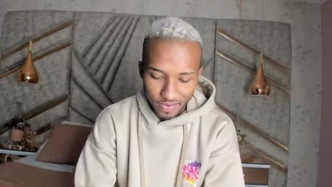 Snapshot of jamesparck chatting on February 12, 12:22 pm James online show from February 12, 12:22 pm