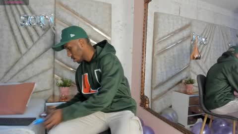 Snapshot of jamesparck chatting on February 19, 12:11 pm James online show from February 19, 12:11 pm