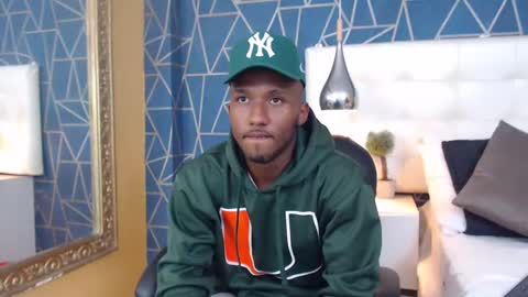 Snapshot of jamesparck chatting on February 19, 9:25 pm James online show from February 19, 9:25 pm