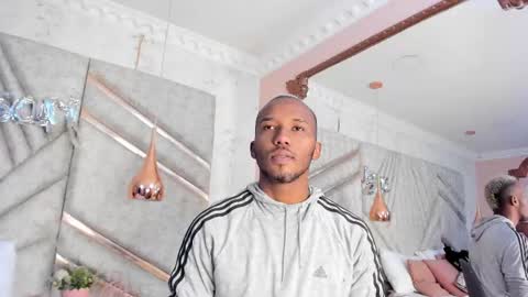 Snapshot of jamesparck chatting on February 21, 12:39 pm James online show from February 21, 12:39 pm