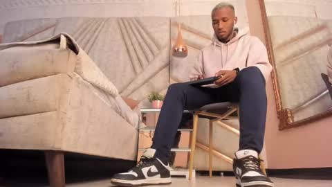 Snapshot of jamesparck chatting on February 23, 11:33 am James online show from February 23, 11:33 am