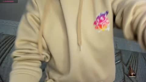 Snapshot of jamesparck chatting on February 26, 12:14 pm James online show from February 26, 12:14 pm