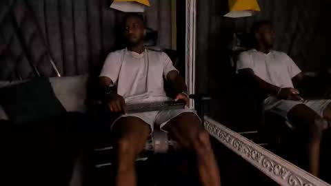 Snapshot of jamesparck chatting on February 27, 8:20 pm James online show from February 27, 8:20 pm