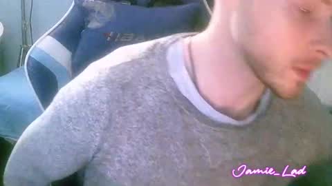 Snapshot of jamie_lad chatting on December 22, 11:22 am Jamie online show from December 22, 11:22 am