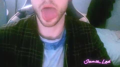 Snapshot of jamie_lad chatting on December 24, 9:11 pm Jamie online show from December 24, 9:11 pm