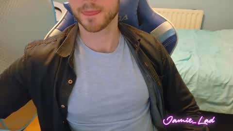 Snapshot of jamie_lad chatting on January 6, 9:22 pm Jamie online show from January 6, 9:22 pm