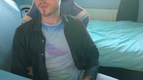 Snapshot of jamie_lad chatting on January 16, 3:02 pm Jamie online show from January 16, 3:02 pm