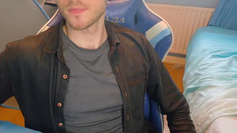 Snapshot of jamie_lad chatting on February 15, 3:06 pm Jamie online show from February 15, 3:06 pm