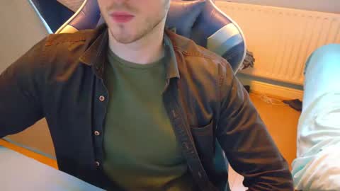 Snapshot of jamie_lad chatting on February 16, 9:15 am Jamie online show from February 16, 9:15 am