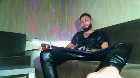 Robbie online show from February 27, 3:04 am