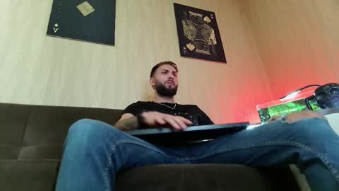 Robbie online show from March 12, 8:52 pm