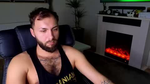 Snapshot of jamienoxus chatting on February 4, 6:41 am Robbie online show from February 4, 6:41 am