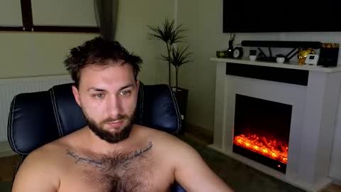 Snapshot of jamienoxus chatting on March 27, 8:59 am Robbie online show from March 27, 8:59 am