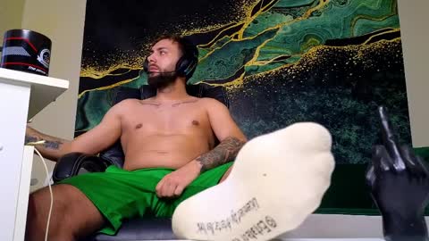 Snapshot of jamienoxus chatting on March 29, 7:58 pm Robbie online show from March 29, 7:58 pm