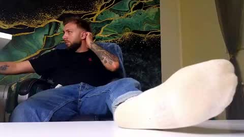 Robbie online show from April 29, 11:22 pm