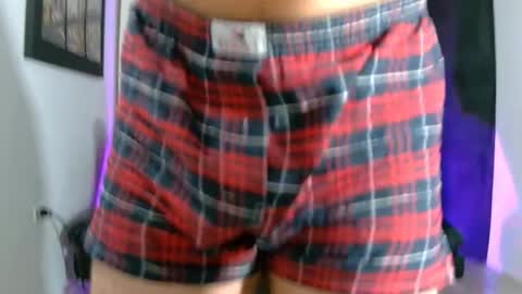 Jamithindependent model online show from April 11, 9:13 am