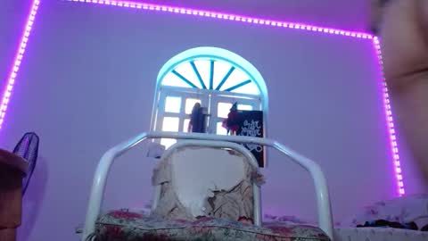 Jammes. online show from December 4, 3:21 pm