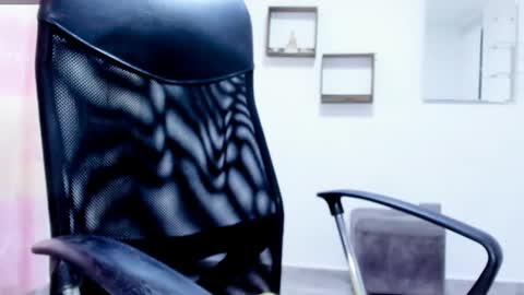 jan_milkhot online show from January 19, 9:02 pm