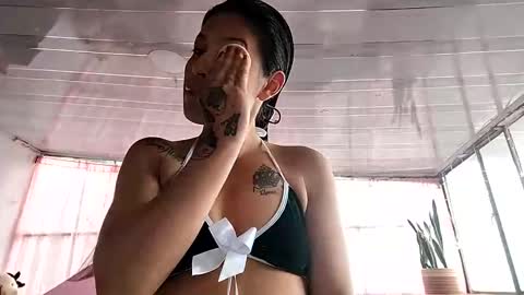 janariivera1 online show from December 20, 6:26 pm