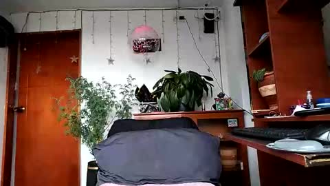 janariivera1 online show from March 30, 8:10 pm