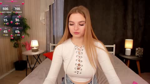 Day Alice Night Stella online show from December 14, 6:13 am