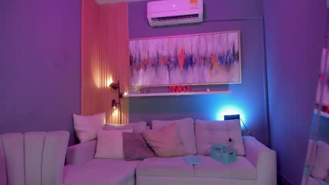 Janinne  online show from March 30, 11:11 am