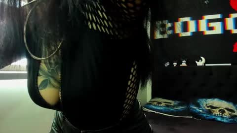 Snapshot of janna_ink chatting on February 26, 8:22 pm online show from February 26, 8:22 pm