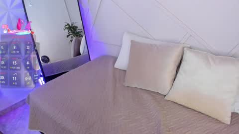    online show from September 10, 6:52 pm