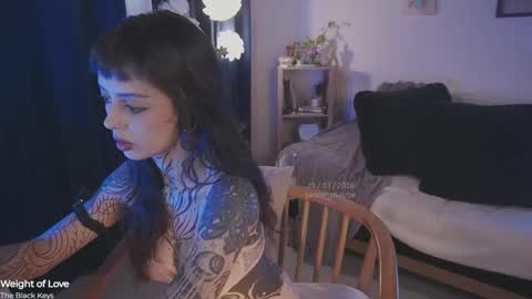   jmaybe e online show from March 28, 2:49 pm