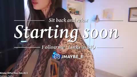 Snapshot of janne_maybe chatting on June 16, 2:41 pm jmaybe e online show from June 16, 2:41 pm