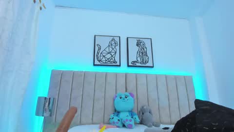 Snapshot of janne_moore chatting on March 10, 11:21 am Jane online show from March 10, 11:21 am
