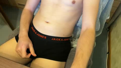 janni_95 online show from December 21, 3:41 pm