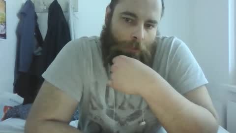 Snapshot of januszcygan chatting on February 1, 12:26 pm januszcygan online show from February 1, 12:26 pm