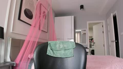 Amelle online show from November 26, 11:06 pm