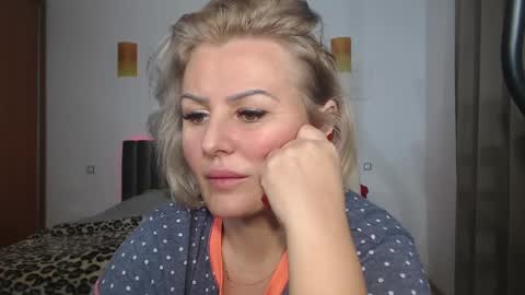 jaqueline88 online show from January 3, 1:38 am