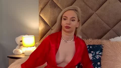 jaquelinemerlot online show from December 3, 7:32 am