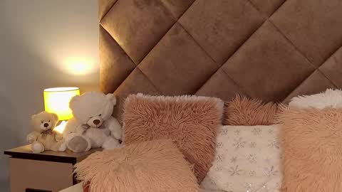 jaquelinemerlot online show from December 12, 10:45 am