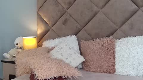 jaquelinemerlot online show from January 6, 9:19 am