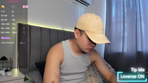 JARETHH online show from October 29, 1:57 pm