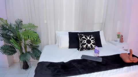 Snapshot of jasmin_evano29 chatting on July 4, 5:19 pm online show from July 4, 5:19 pm