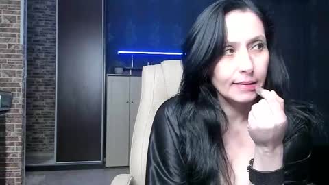Snapshot of jasmin_milf chatting on February 23, 4:59 pm jasmin_milf online show from February 23, 4:59 pm
