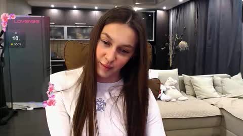 Jasmine online show from March 12, 9:10 pm