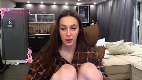 Jasmine online show from April 2, 9:45 pm