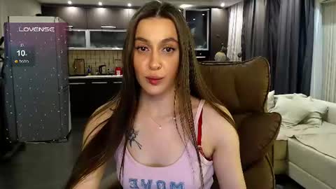 Jasmine online show from June 17, 7:15 pm