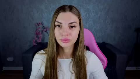 jasmine_lane online show from May 6, 9:36 am