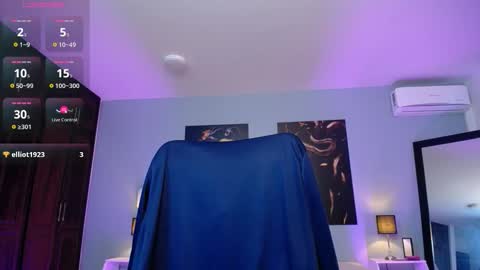 Instagram jasminecampbell1  online show from October 11, 8:29 pm