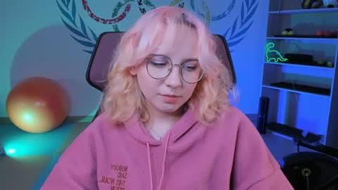 Jasmine online show from February 7, 8:22 am