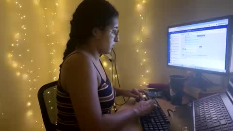 Jasmine online show from March 6, 5:09 pm